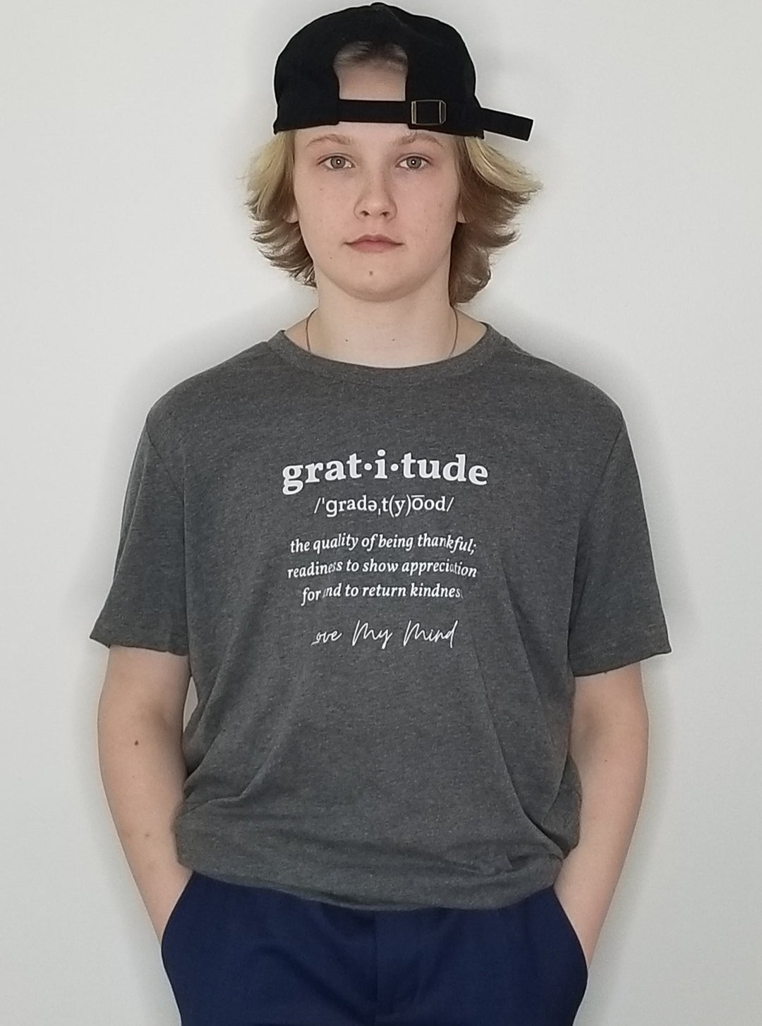 Unisex Gratitude Definition T-shirt - Deep Heather